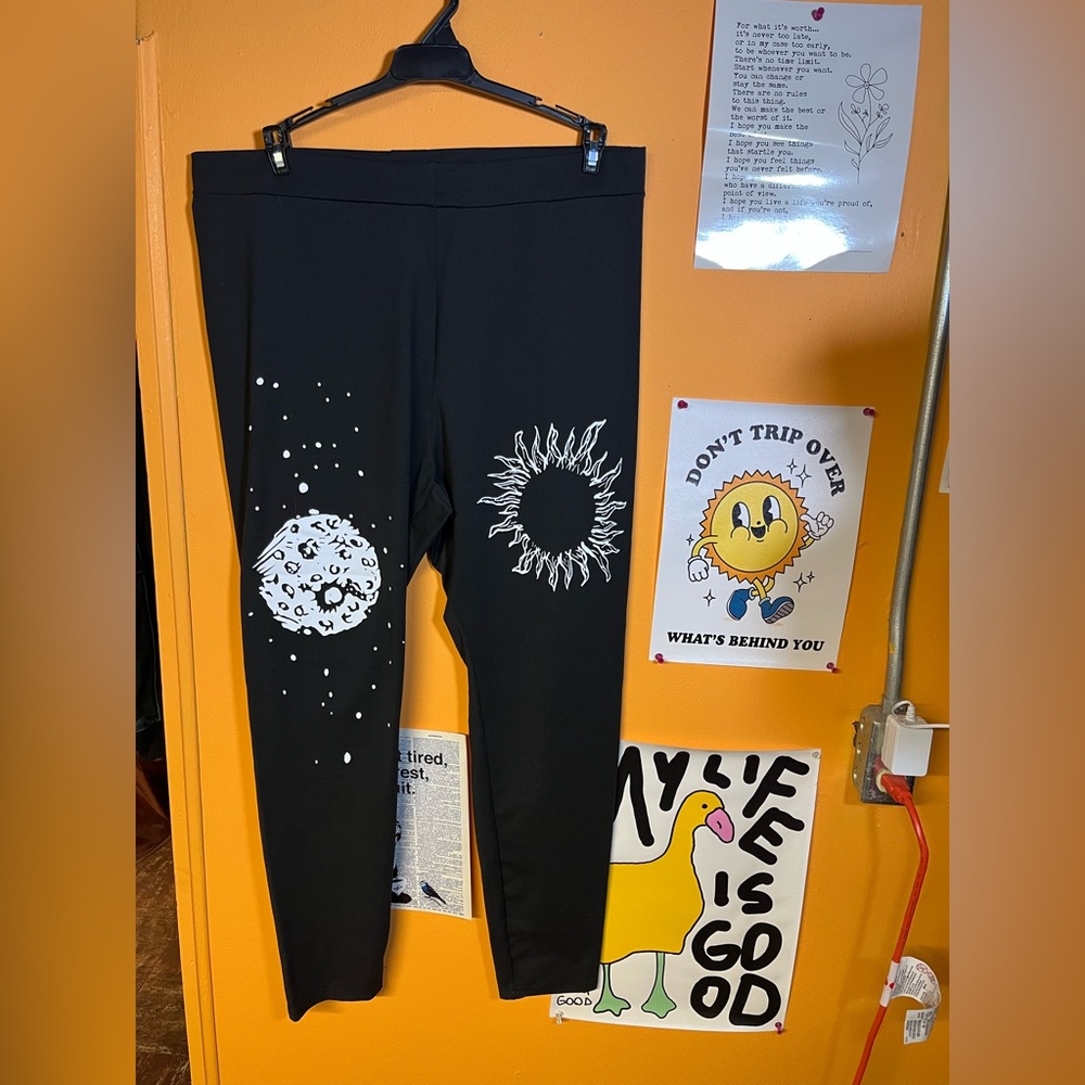 Black Leggings with Sun and Moon Print 3X